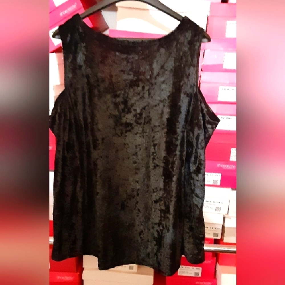 No Comment size 2X black velvet cold shoulder long sleeve stretchy shirt - Picture 3 of 3